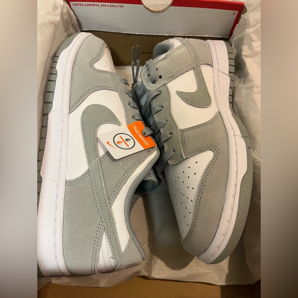 Nike Men's Light Gray and White Sneakers